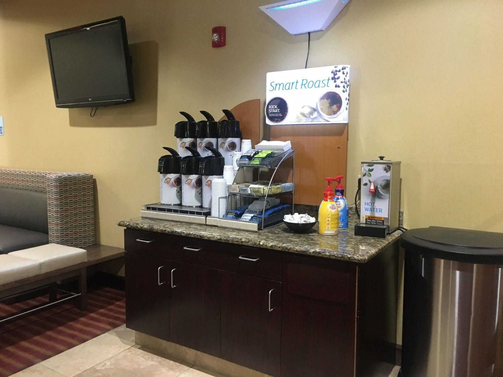 Holiday Inn Express Hotel & Suites Napa Valley-American Canyon By Ihg Экстерьер фото